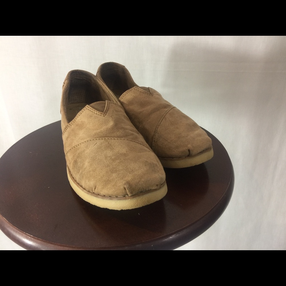 TOMS women’s flats brown faux suede like new 8W